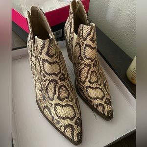 Vince Camuto reptile booties, size 8, new- never worn